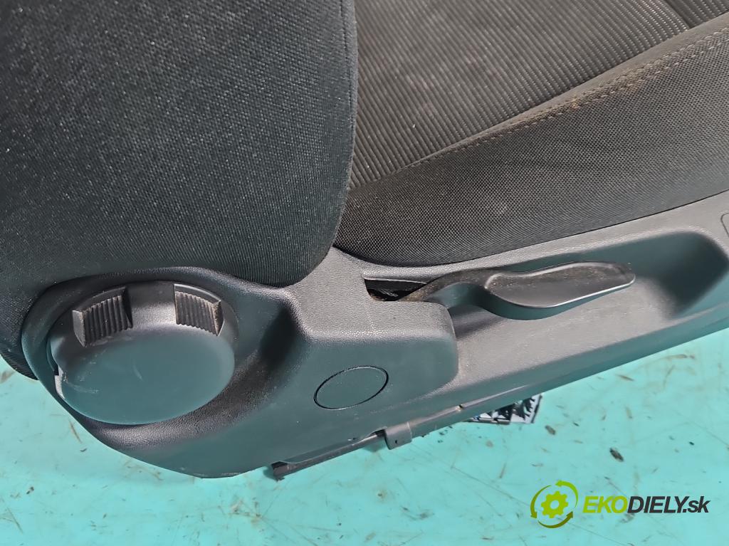 Alfa romeo Giulietta 1.6 jtd 105 HP manual 77 kW 1598 cm3 5- Sedačka pravý  (Sedadlo)