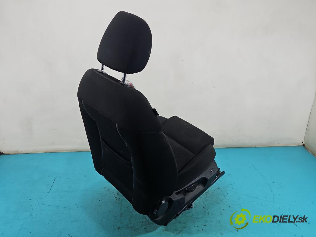 Alfa romeo Giulietta 1.6 jtd 105 HP manual 77 kW 1598 cm3 5- Sedačka pravý  (Sedadlo)