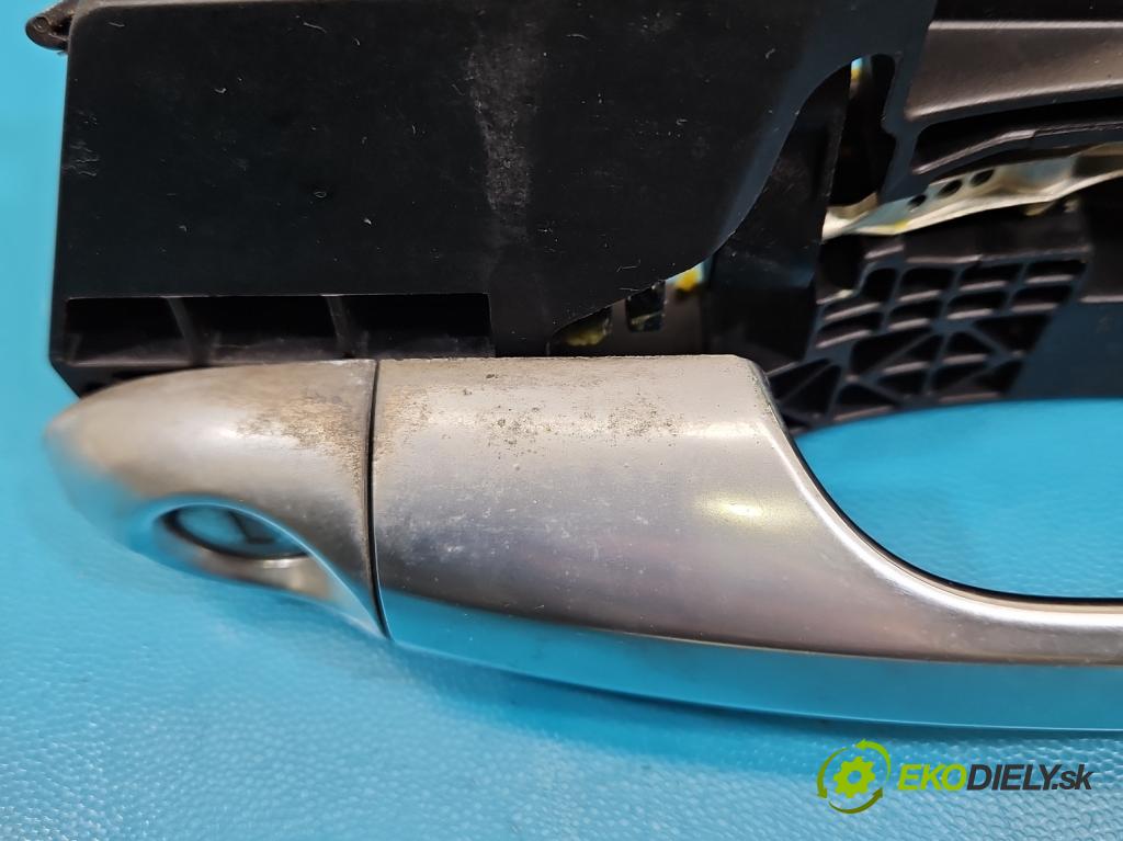 Alfa romeo Giulietta 1.6 jtd 105 HP manual 77 kW 1598 cm3 5- rukoväť predné ľavé mimo: 242567 (Kľučka dverí vonkajšia predná ľavá)