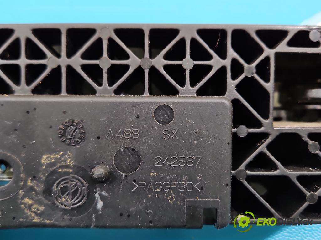 Alfa romeo Giulietta 1.6 jtd 105 HP manual 77 kW 1598 cm3 5- rukoväť predné ľavé mimo: 242567 (Kľučka dverí vonkajšia predná ľavá)