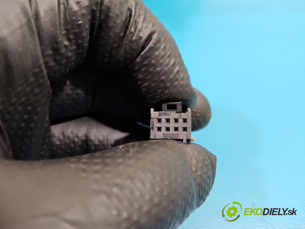 Alfa romeo Giulietta 1.6 jtd 105 HP manual 77 kW 1598 cm3 5- zrkadlo pravé  (Kľučka dverí ostatné)