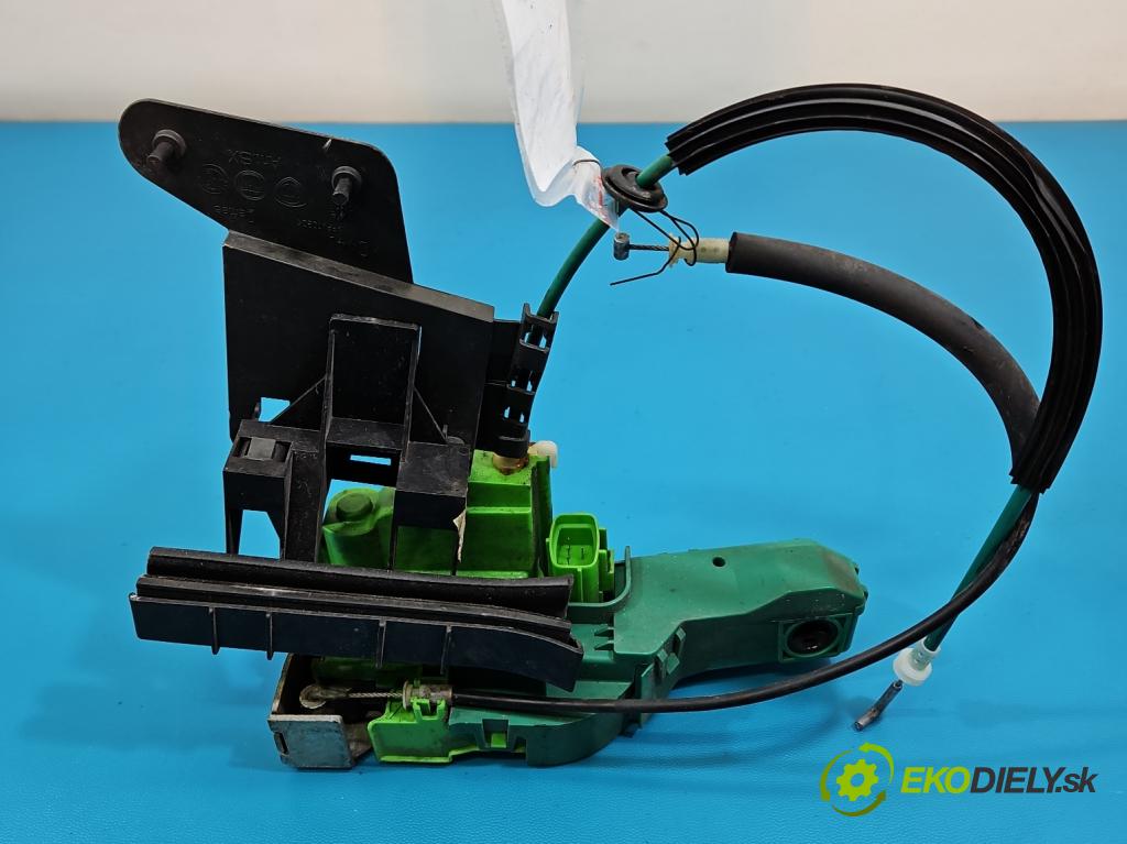 Alfa romeo Giulietta 1.6 jtd 105 hp manual 77 kW 1598 cm3 5- zámek přední levý