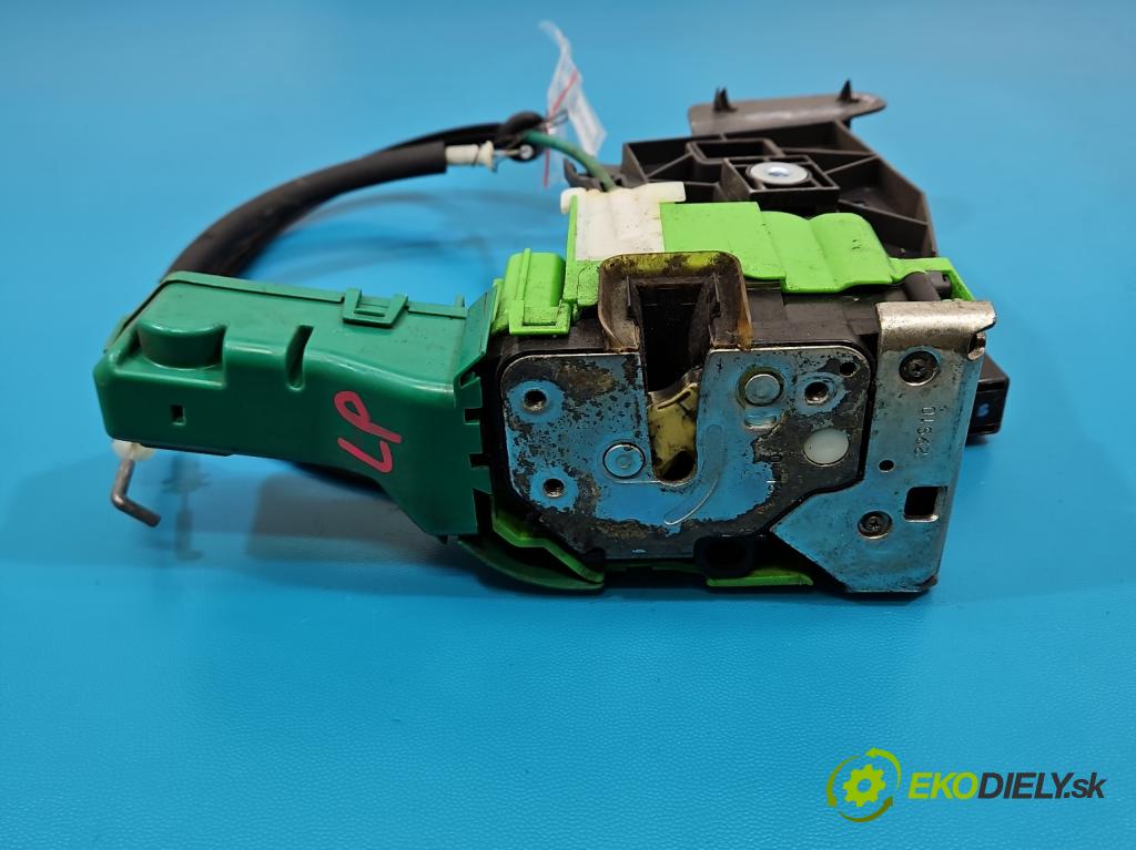 Alfa romeo Giulietta 1.6 jtd 105 hp manual 77 kW 1598 cm3 5- zámek přední levý