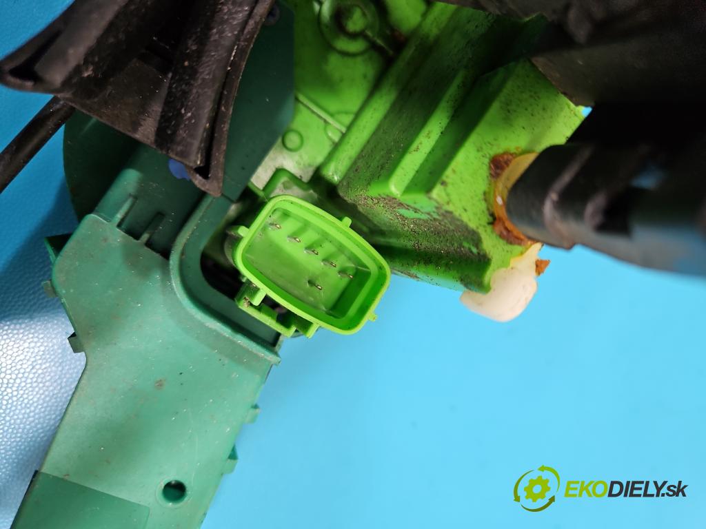 Alfa romeo Giulietta 1.6 jtd 105 hp manual 77 kW 1598 cm3 5- zámek přední levý