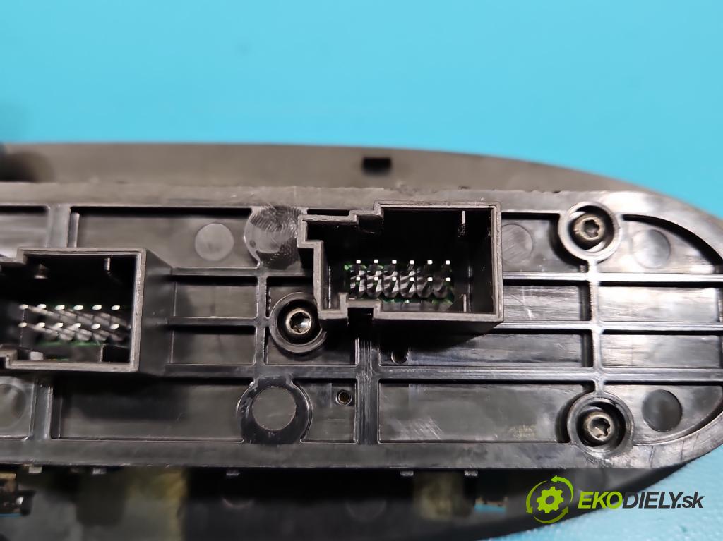 Alfa romeo Giulietta 1.6 jtd 105 hp manual 77 kW 1598 cm3 5- Přepínač oken zpětných zrcátek