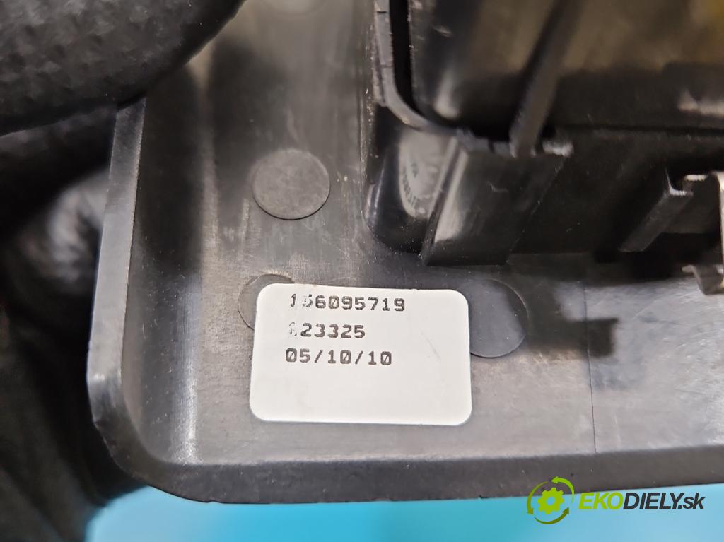 Alfa romeo Giulietta 1.6 jtd 105 hp manual 77 kW 1598 cm3 5- Přepínač oken zpětných zrcátek