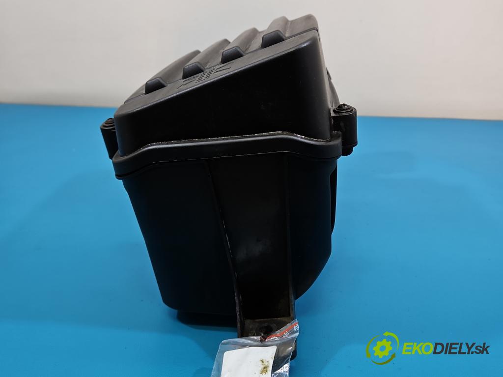 Vw Passat B6 2005-2010 1.6 8V 102 HP manual 75 kW 1595 cm3 5- obal filtra vzduchu 1F0129620 (Obal vzduchového filtra)