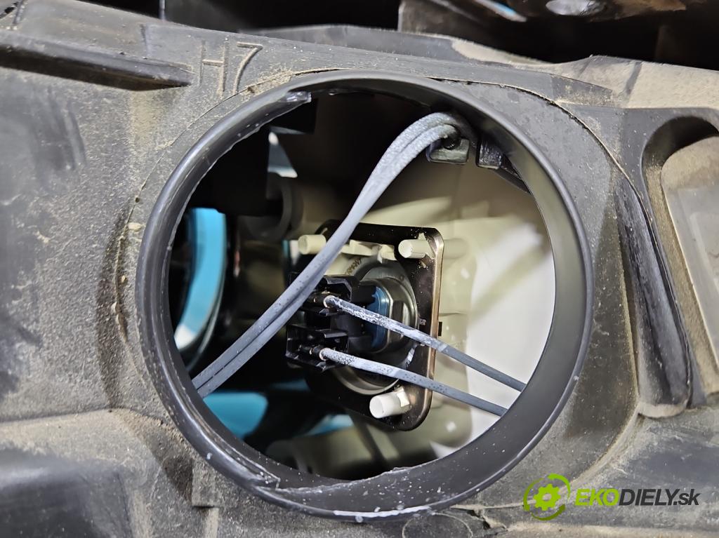 Vw Passat B6 2005-2010 1.6 8V 102 HP manual 75 kW 1595 cm3 5- Reflektor: ľavý 3C0941005AA (Kľučka dverí ostatné)