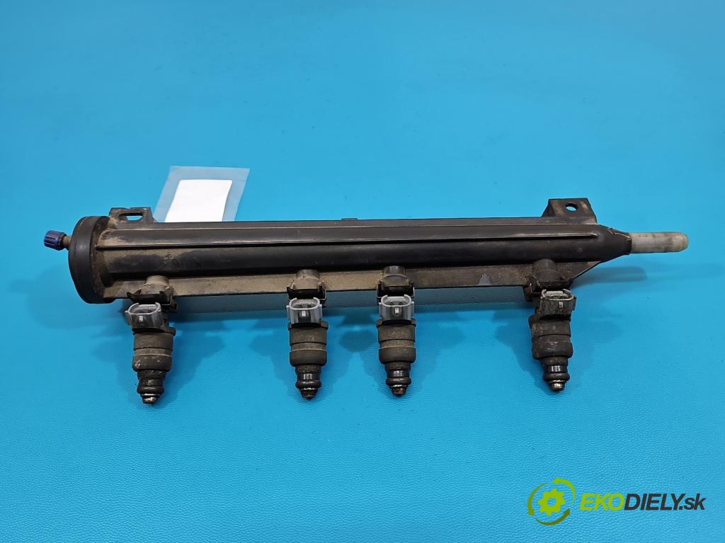 Vw Passat B6 2005-2010 1.6 8V 102 HP manual 75 kW 1595 cm3 5- vstrek 06A906031BT (Vstrekovač paliva)