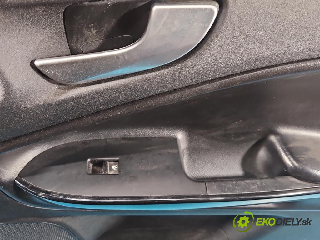 Alfa romeo Giulietta 1.6 jtd 105 HP manual 77 kW 1598 cm3 5- Čalounictví: dvere predné pravé 1946947