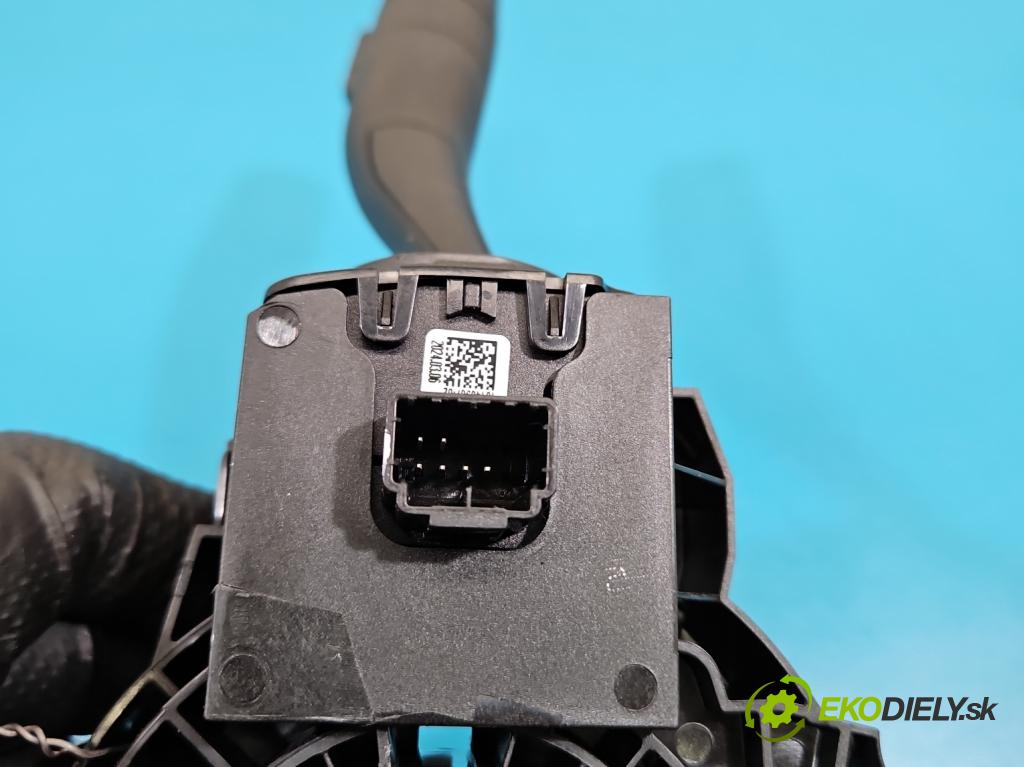 MG MG3  24- 1.5 16V 102 HP automatic 75 kW 1498 cm3 5- prepínač komplex: 11714822 (Prepínacie páčky pod volantom)