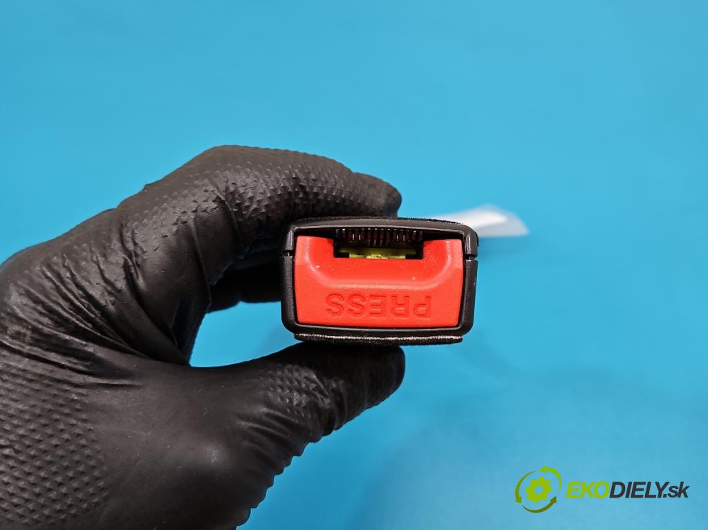 MG MG3  24- 1.5 16V 102 hp automatic 75 kW 1498 cm3 5- stěna bezpečnost přední levý 240414