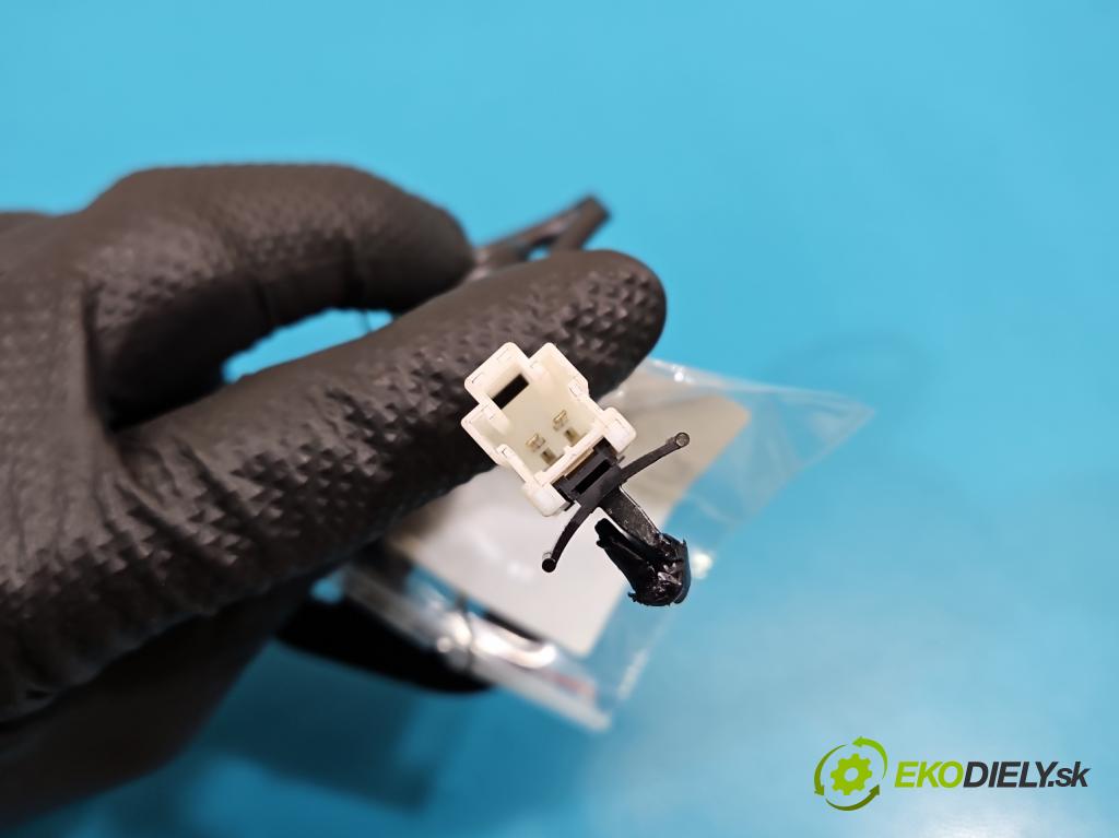 MG MG3  24- 1.5 16V 102 hp automatic 75 kW 1498 cm3 5- stěna bezpečnost přední pravý 11197820