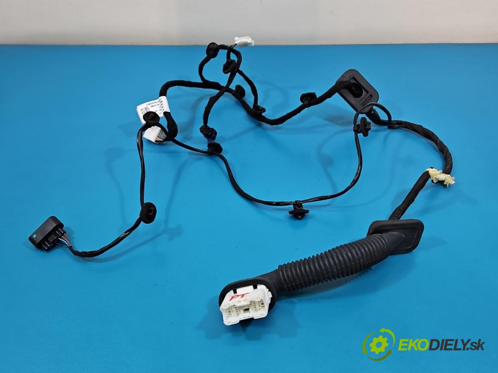 MG MG3  24- 1.5 16V 102 hp automatic 75 kW 1498 cm3 5- Balíček: dveře zadní pravých 