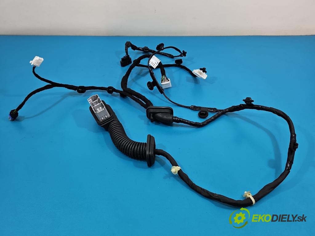 MG MG3  24- 1.5 16V 102 HP automatic 75 kW 1498 cm3 5- Zväzok: dvere predné pravých 