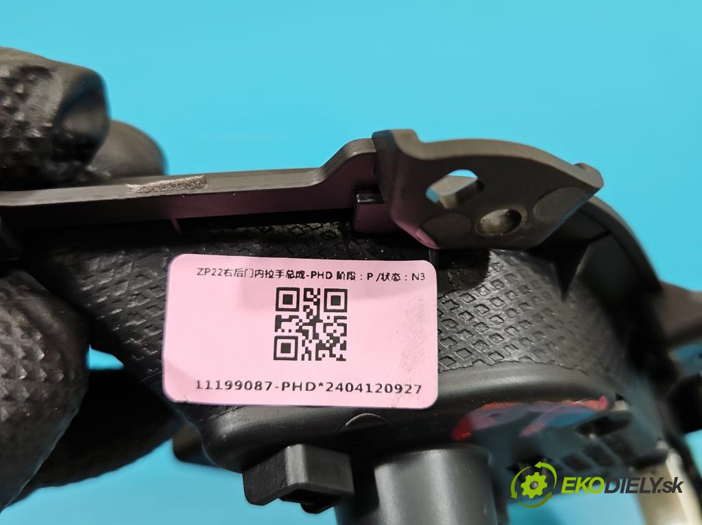 MG MG3  24- 1.5 16V 102 HP automatic 75 kW 1498 cm3 5- rukoväť uvnitř: zadné pravé 11199087 (Kľučka dverí ostatné)