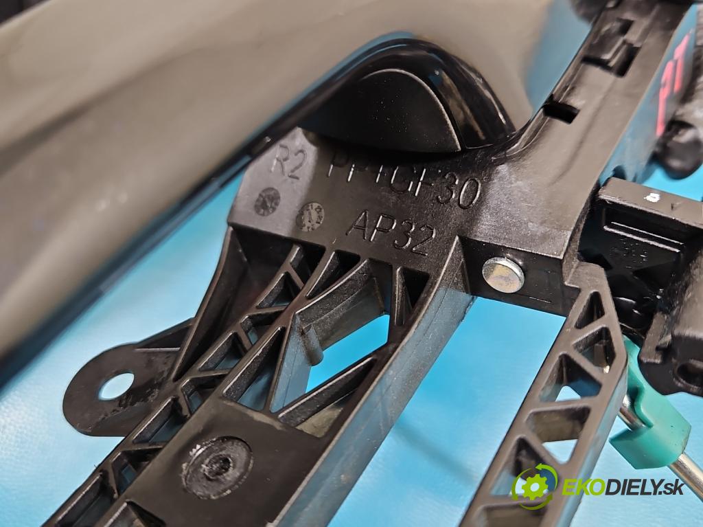 MG MG3  24- 1.5 16V 102 HP automatic 75 kW 1498 cm3 5- rukoväť zadné pravé mimo:  (Kľučka dverí ostatné)