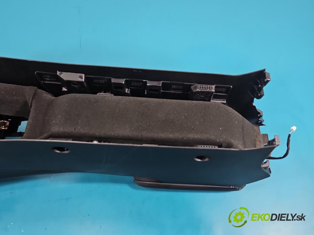 MG MG3  24- 1.5 16V 102 HP automatic 75 kW 1498 cm3 5- operadlo 11432882 (Lakťová opierka)