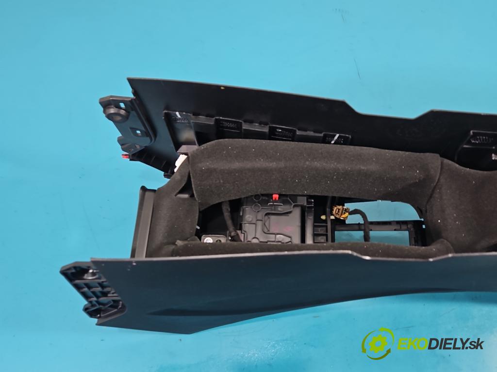 MG MG3  24- 1.5 16V 102 HP automatic 75 kW 1498 cm3 5- operadlo 11432882 (Lakťová opierka)