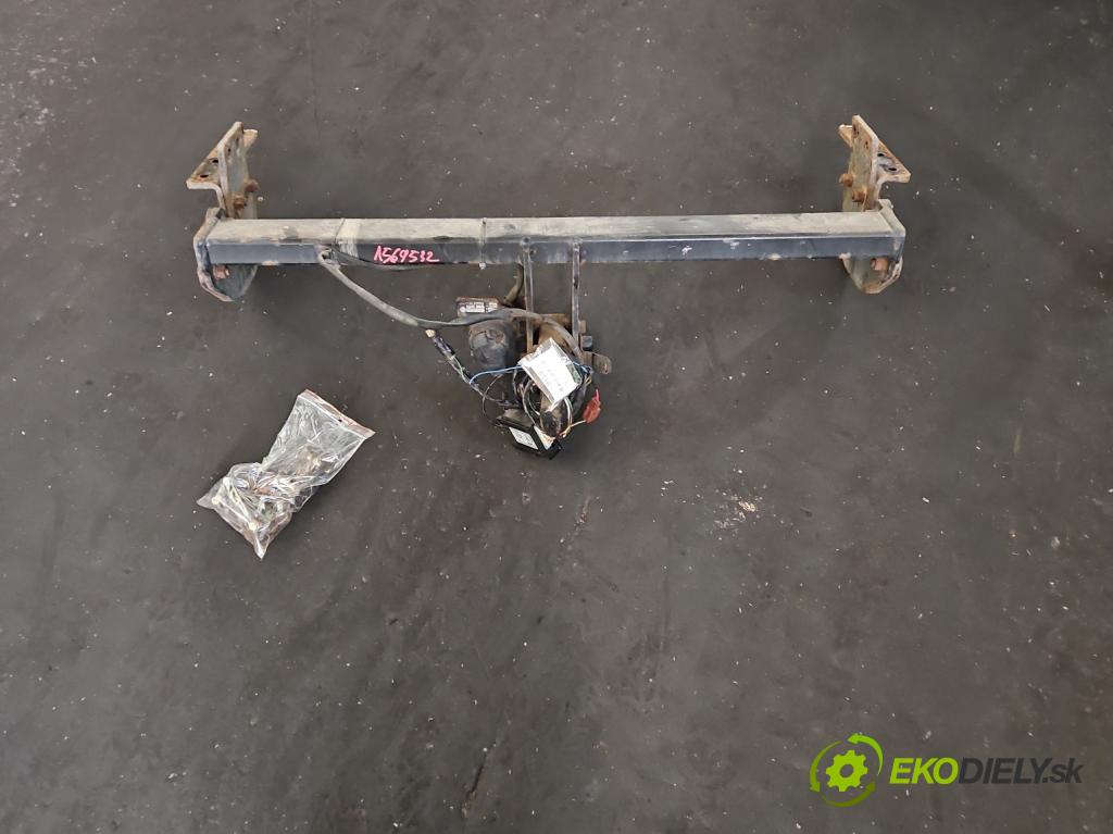 Nissan X-trail III T32 2013-2021 1.6 dci 131 hp automatic 96 kW 1598 cm3 5- oko tažné  (Tažné zařízení)