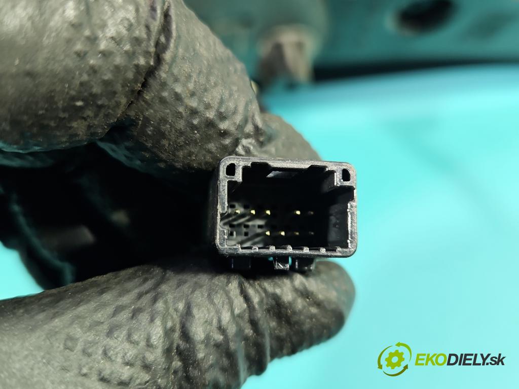 Renault Master III 2010-2024 2.3 dci 131 HP manual 96 kW 2299 cm3 5- zrkadlo pravé  (Kľučka dverí ostatné)