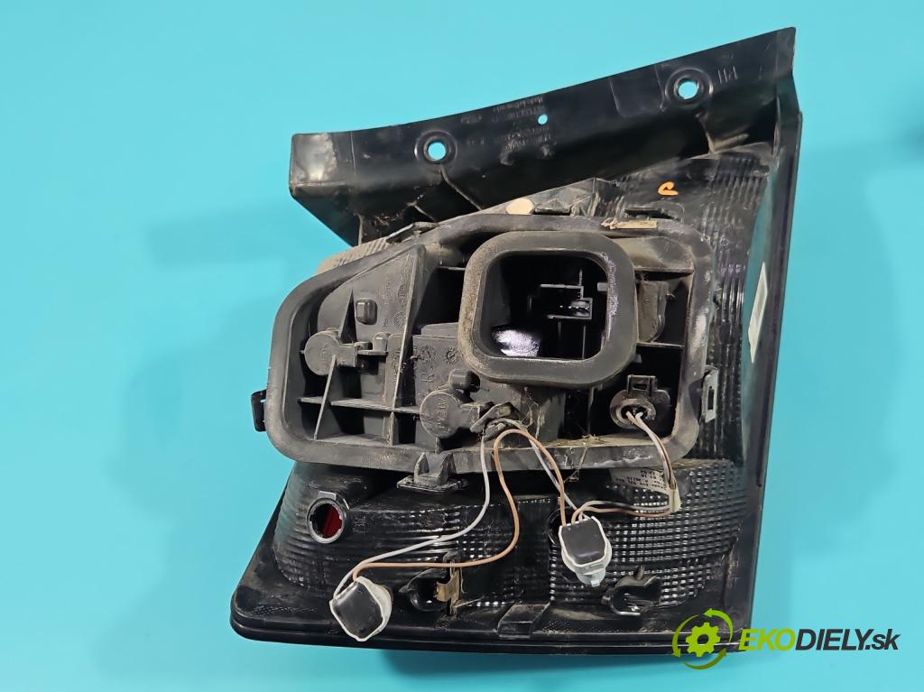 Skoda Fabia III 2014- 2021 1.0 MPI 60 HP manual 44 kW 999 cm3 5- svetlo / reflektor zadné pravé 6V6945096 (Kľučka dverí ostatné)