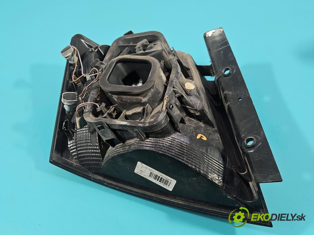 Skoda Fabia III 2014- 2021 1.0 MPI 60 HP manual 44 kW 999 cm3 5- svetlo / reflektor zadné pravé 6V6945096 (Kľučka dverí ostatné)