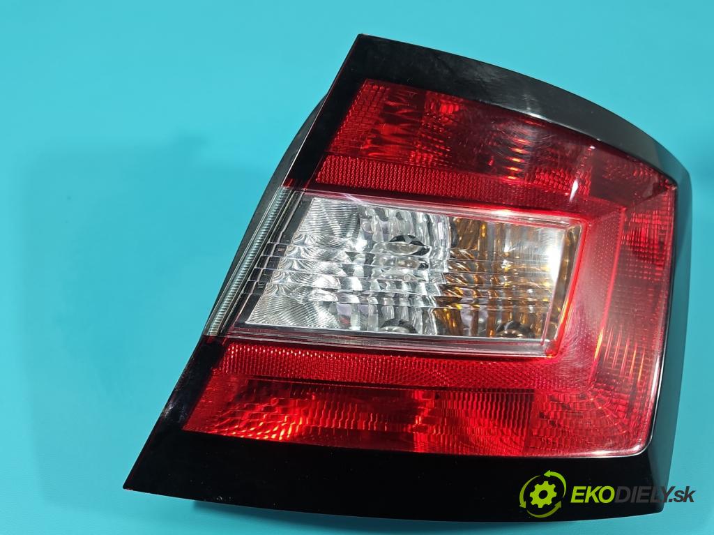 Skoda Fabia III 2014- 2021 1.0 MPI 60 HP manual 44 kW 999 cm3 5- svetlo / reflektor zadné pravé 6V6945096 (Kľučka dverí ostatné)