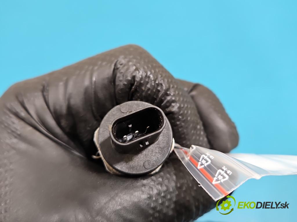 Bmw 3 G20 2018- 2.0 T 156 HP automatic 115 kW 1998 cm3 4- vstrek 8656548 (Vstrekovač paliva)