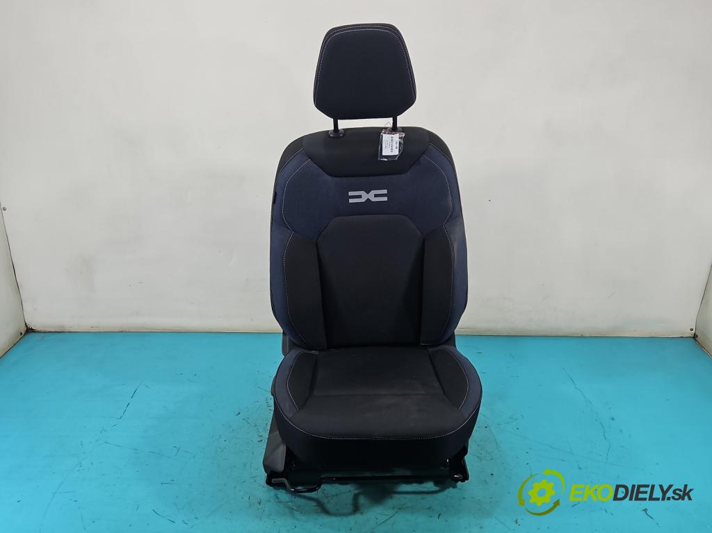 Dacia Duster III 24- 1.2 131 HP manual 96 kW 1199 cm3 5- Sedačka pravý  (Sedadlo)
