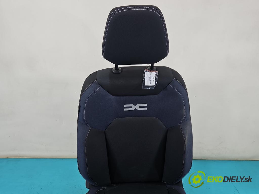 Dacia Duster III 24- 1.2 131 HP manual 96 kW 1199 cm3 5- Sedačka pravý  (Sedadlo)