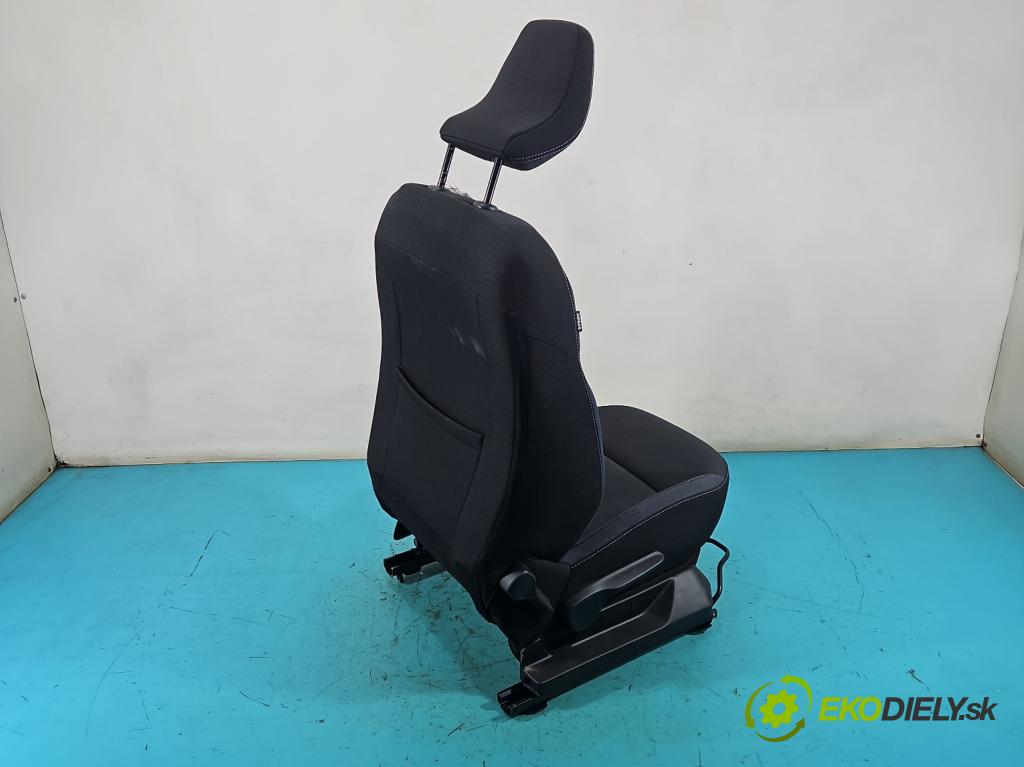 Dacia Duster III 24- 1.2 131 HP manual 96 kW 1199 cm3 5- Sedačka pravý  (Sedadlo)