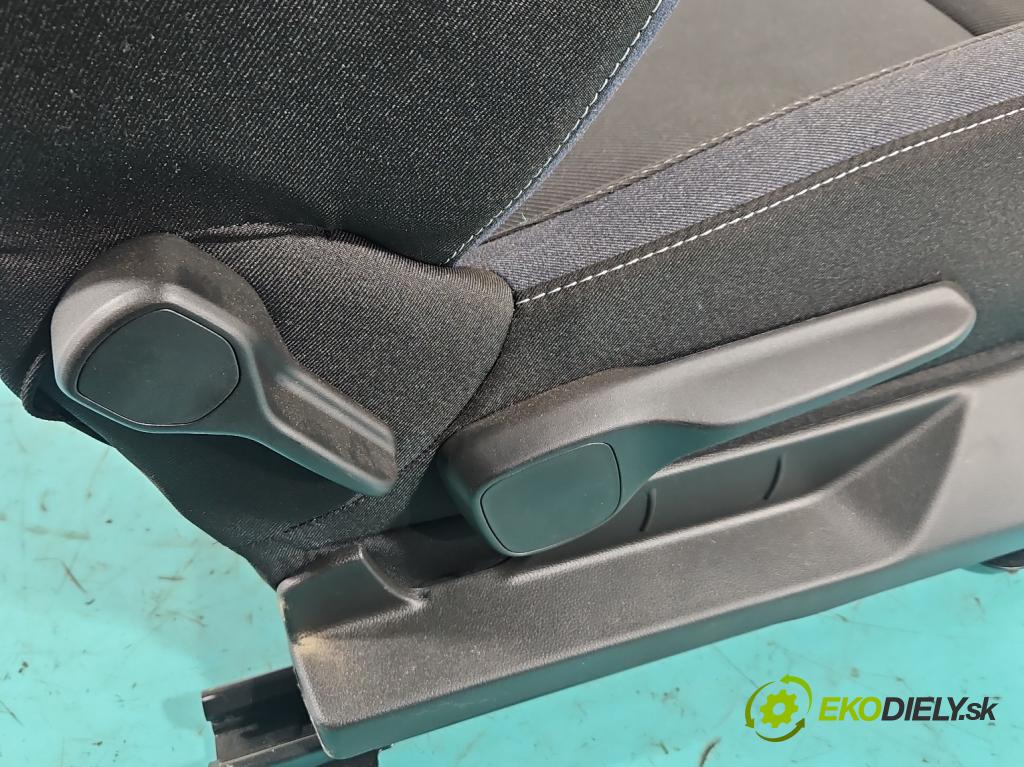 Dacia Duster III 24- 1.2 131 HP manual 96 kW 1199 cm3 5- Sedačka pravý  (Sedadlo)