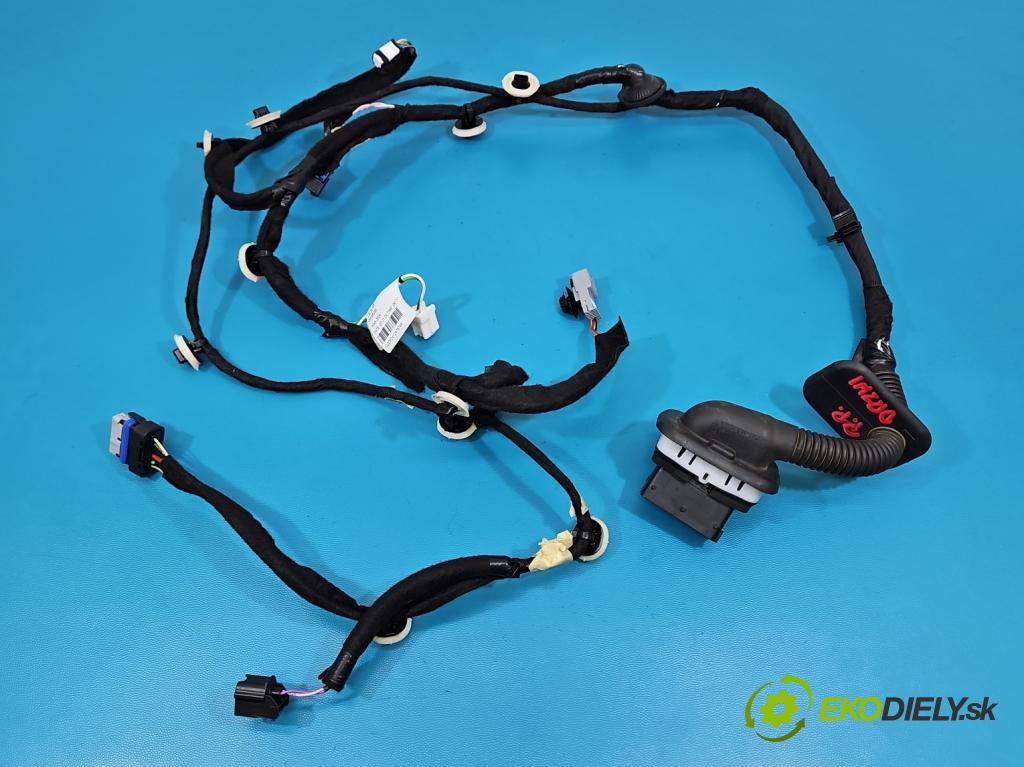 Dacia Duster III 24- 1.2 131 HP manual 96 kW 1199 cm3 5- Zväzok: dvere predné pravých 241247674R