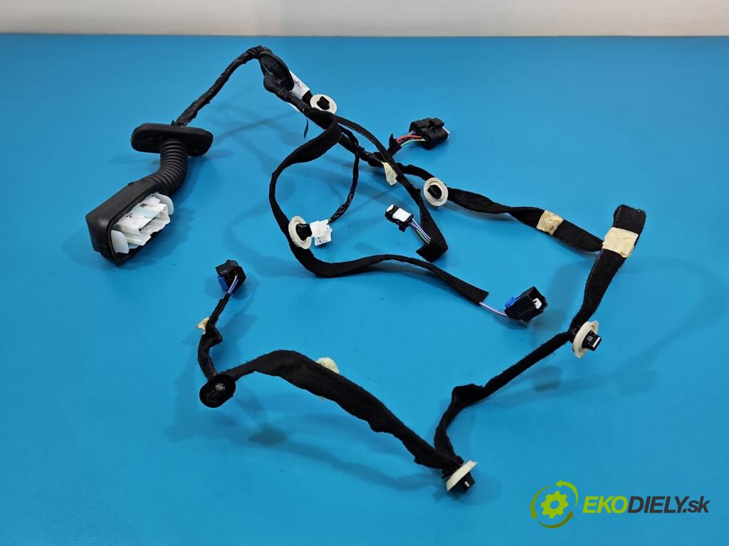 Dacia Duster III 24- 1.2 131 HP manual 96 kW 1199 cm3 5- Zväzok: dvere zadné pravých 241261909R