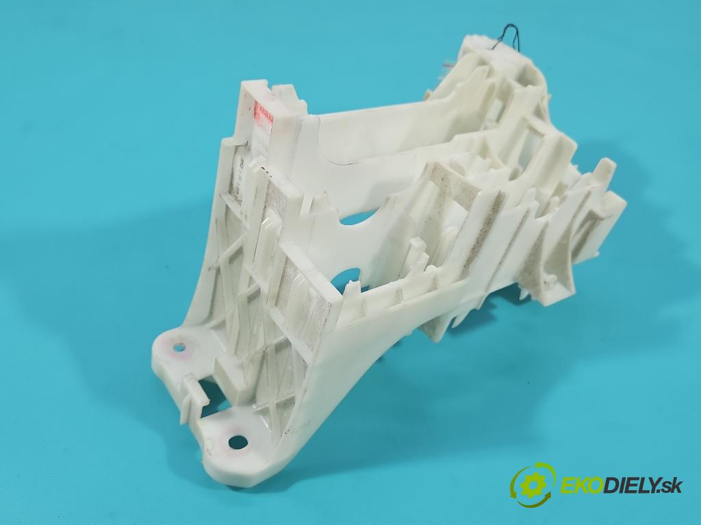 Toyota Auris II 2012-2018 1.8 16V 99 HP automatic 73 kW 1798 cm3 5- Upevnenie: 82877-02020