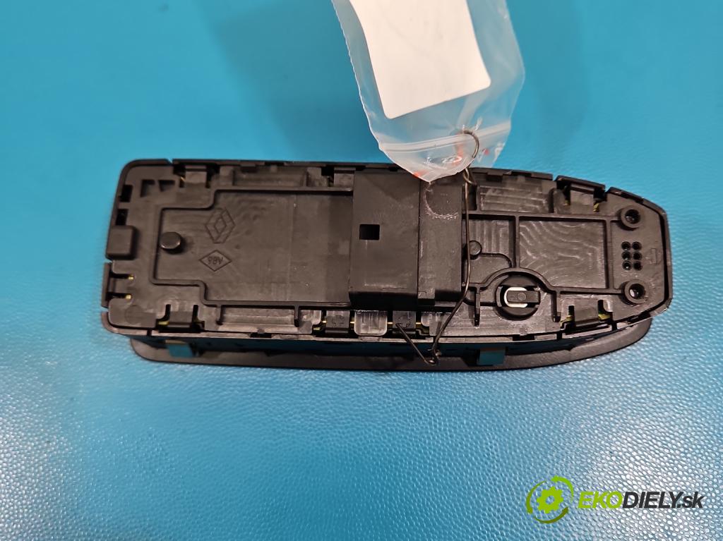 Dacia Duster III 24- 1.2 131 HP manual 96 kW 1199 cm3 5- prepínač okien spätných zrkadiel P254105443R