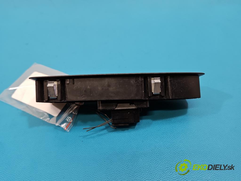 Dacia Duster III 24- 1.2 131 HP manual 96 kW 1199 cm3 5- prepínač okien spätných zrkadiel P254218388R