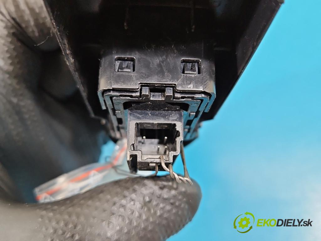 Dacia Duster III 24- 1.2 131 HP manual 96 kW 1199 cm3 5- prepínač okien spätných zrkadiel P254218388R