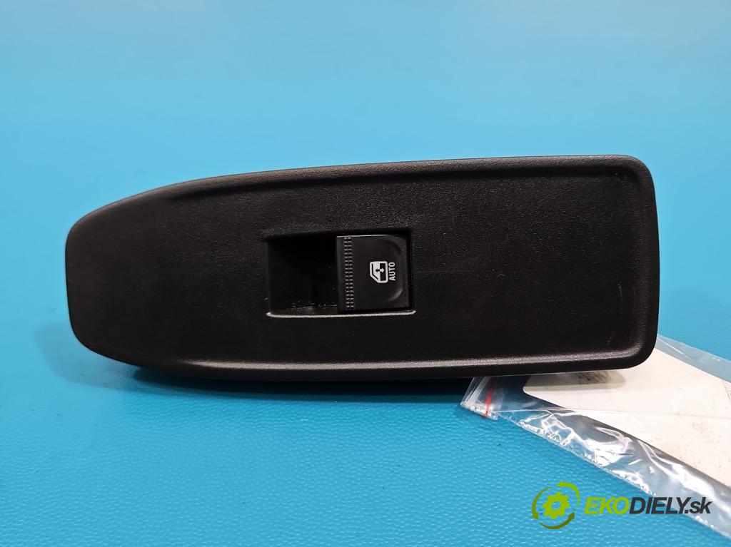 Dacia Duster III 24- 1.2 131 HP manual 96 kW 1199 cm3 5- prepínač okien spätných zrkadiel P254218388R