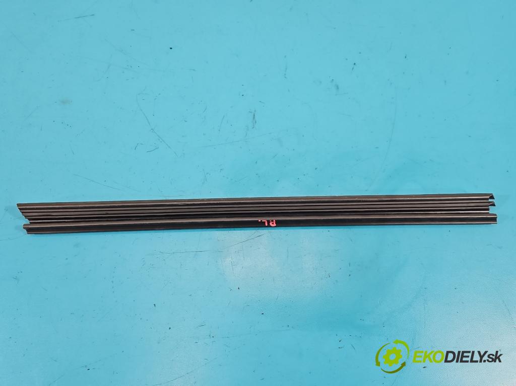 Dacia Duster III 24- 1.2 131 HP manual 96 kW 1199 cm3 5- Těsnění: dvere predné ľavé 1811241542