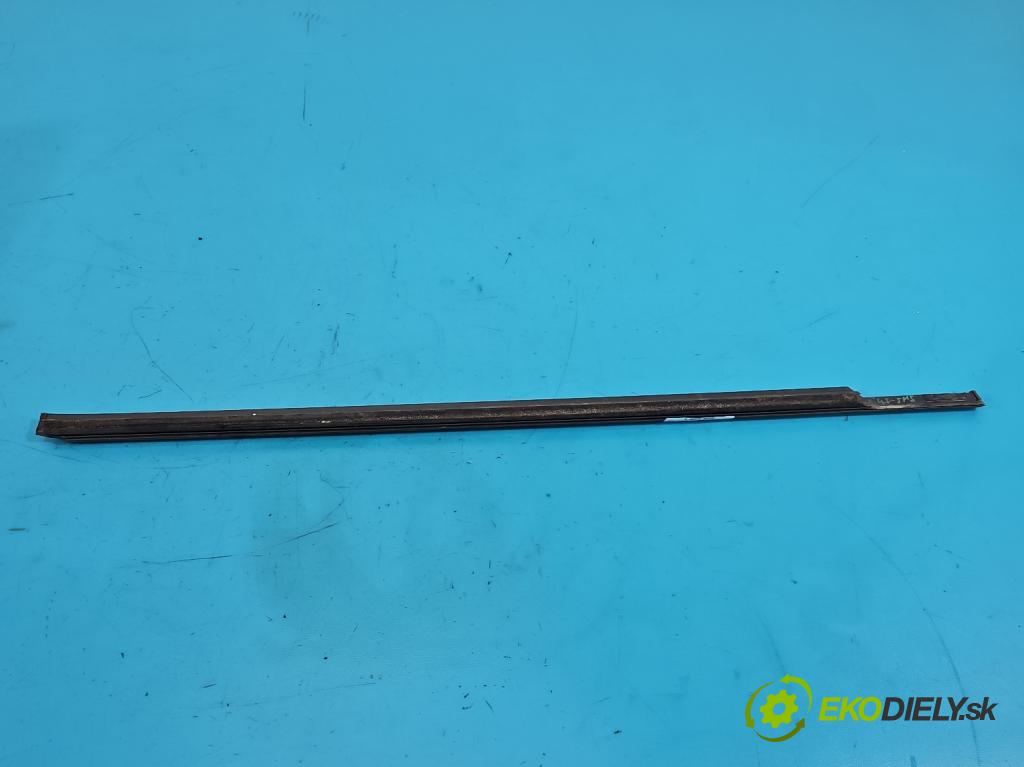 Dacia Duster III 24- 1.2 131 hp manual 96 kW 1199 cm3 5- Těsnění: dveře přední levé 808332070R