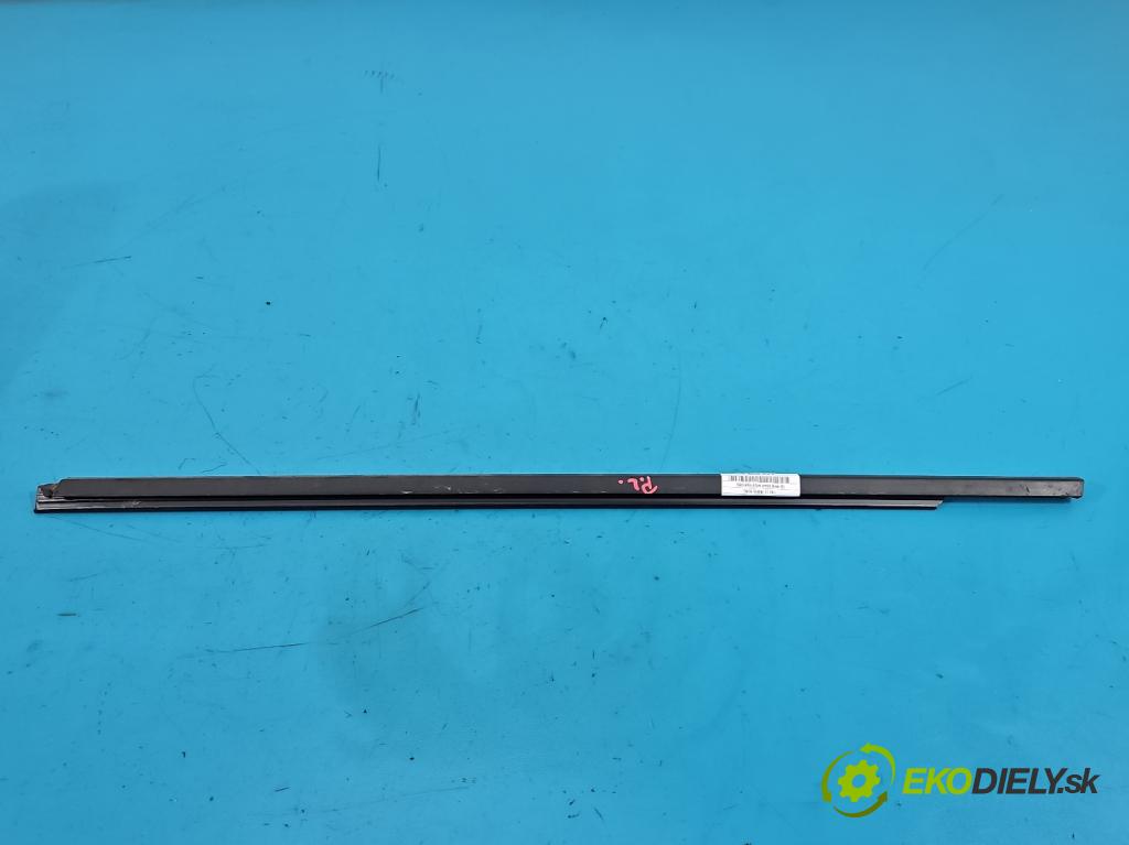 Dacia Duster III 24- 1.2 131 HP manual 96 kW 1199 cm3 5- Těsnění: dvere predné ľavé 808332070R