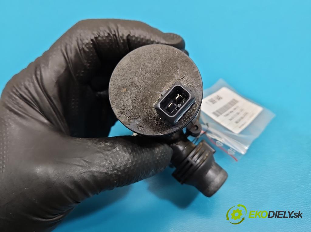 Bmw X5 E70 2006-2013 3.0d 245KM automatic 180 kW 2993 cm3 5- pompa obehu voda: 702078340