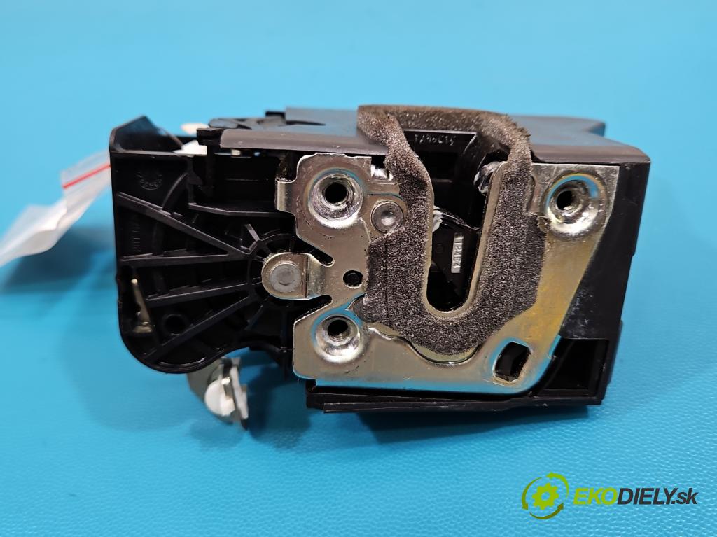 Dacia Duster III 24- 1.2 131 HP manual 96 kW 1199 cm3 5- zámok predné pravý 805022447R