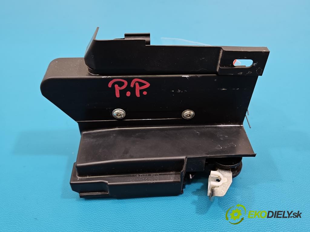 Dacia Duster III 24- 1.2 131 HP manual 96 kW 1199 cm3 5- zámok predné pravý 805022447R