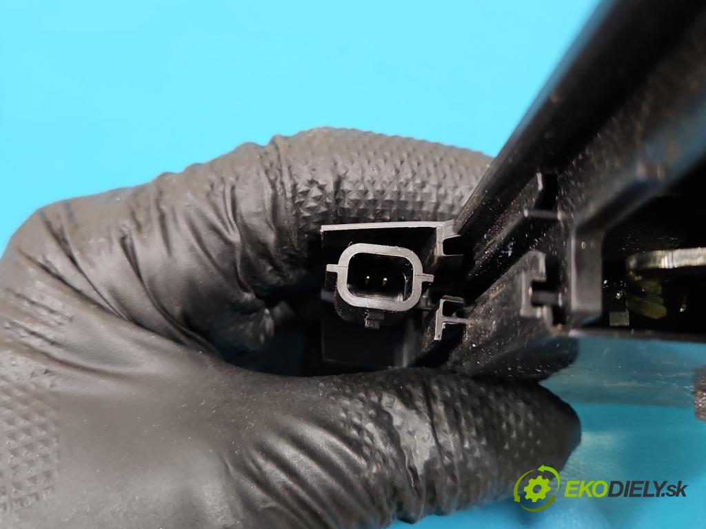 Dacia Duster III 24- 1.2 131 HP manual 96 kW 1199 cm3 5- zámok zadné ľavý 825031922R