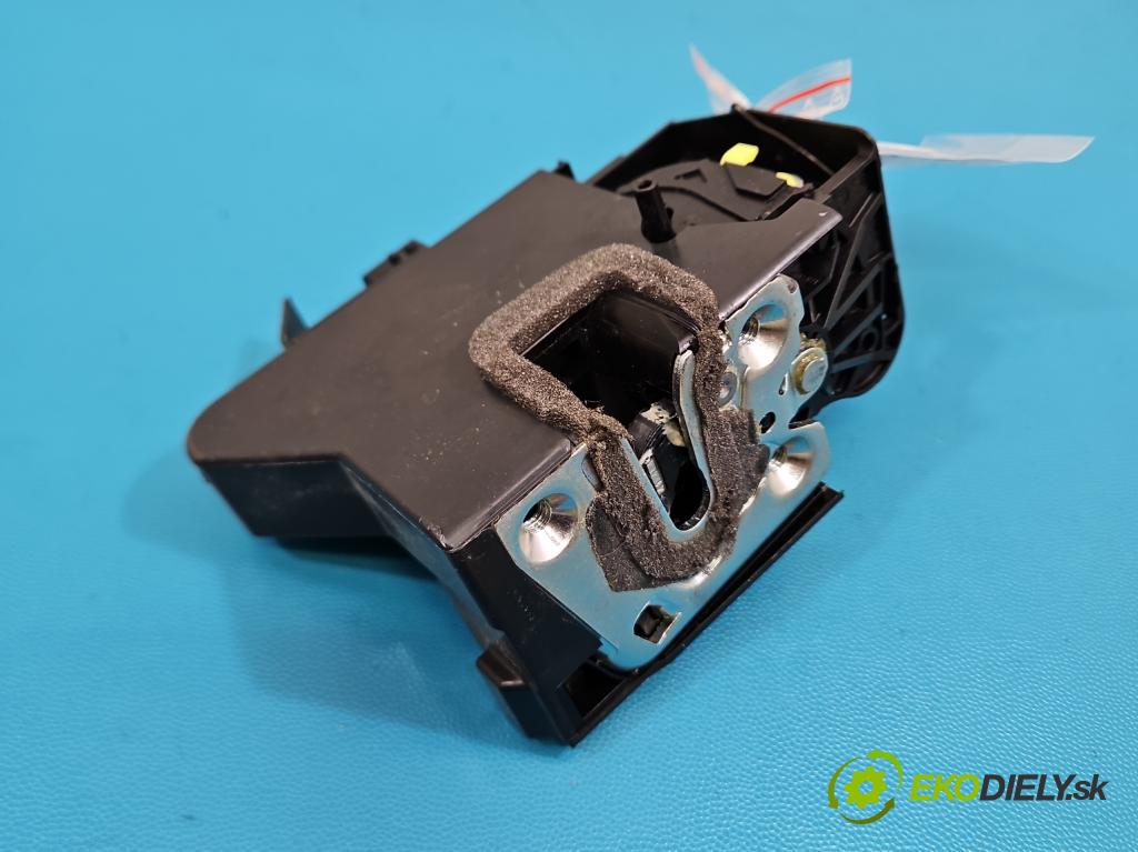 Dacia Duster III 24- 1.2 131 HP manual 96 kW 1199 cm3 5- zámok zadné ľavý 825031922R