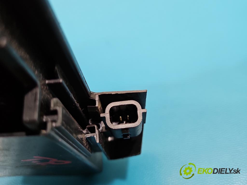 Dacia Duster III 24- 1.2 131 HP manual 96 kW 1199 cm3 5- zámok zadné pravý 825022783R