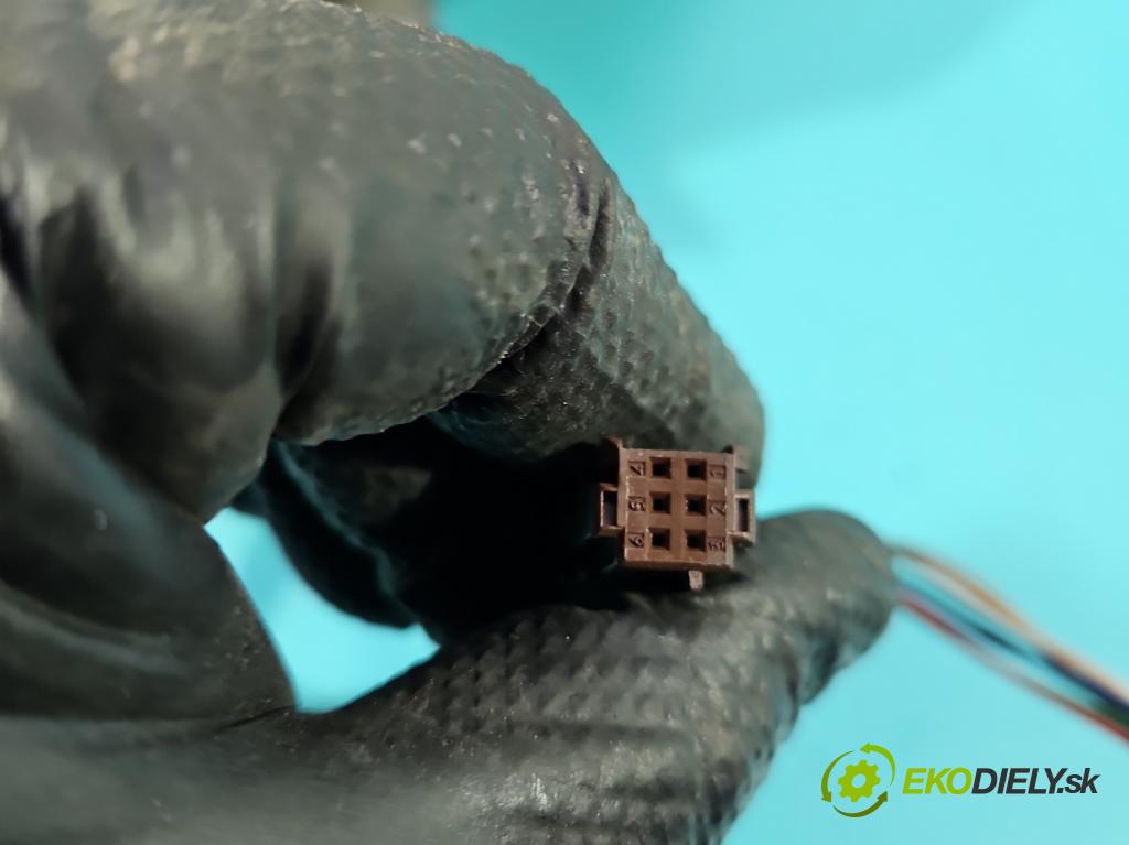 Peugeot 807 2002-2014 2.0 hdi 107 HP automatic 79 kW 1997 cm3 5- zrkadlo pravé  (Kľučka dverí ostatné)